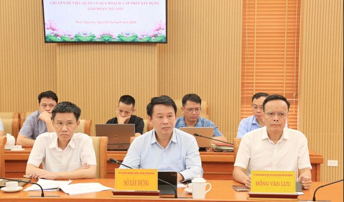 Đại diện các ban ngành địa phương.