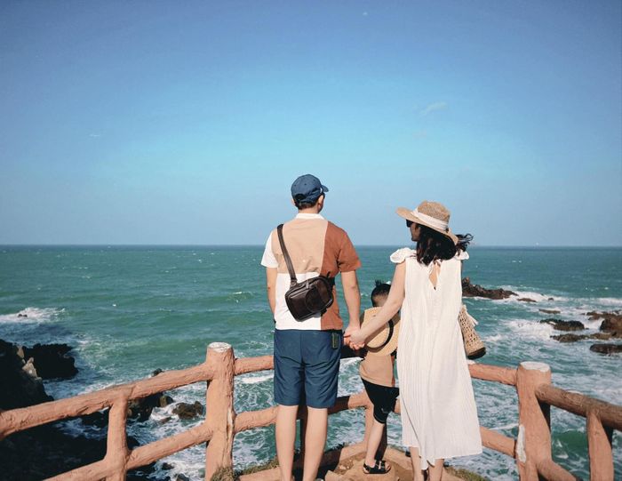 Tuổi thơ của con trôi qua rất nhanh nên bố mẹ đừng bỏ lỡ. 
