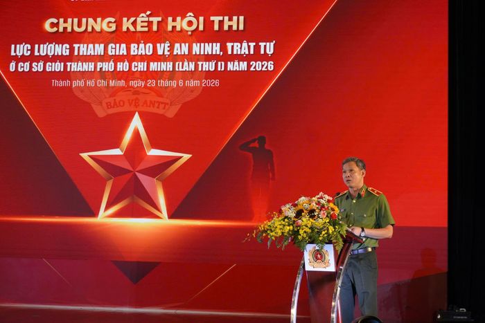 Thiếu tướng Tạ Văn Đẹp, Phó Giám đốc Công an TP.HCM, phát biểu khai mạc Hội thi