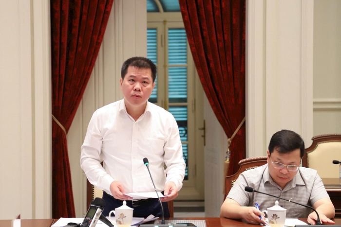 Đại diện Tòa án nhân dân Tối cao thông tin về Pháp lệnh sửa đổi, bổ sung một số điều của Pháp lệnh Trình tự, thủ tục xem xét, quyết định áp dụng các biện pháp xử lý hành chính tại Tòa án nhân dân. Ảnh: MH