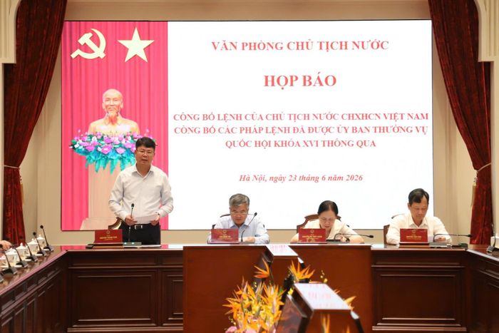 Thứ trưởng Bộ Tư pháp Nguyễn Thanh Tịnh thông tin về Pháp lệnh sửa đổi, bổ sung một số điều của Pháp lệnh Hợp nhất văn bản quy phạm pháp luật. Ảnh: MH
