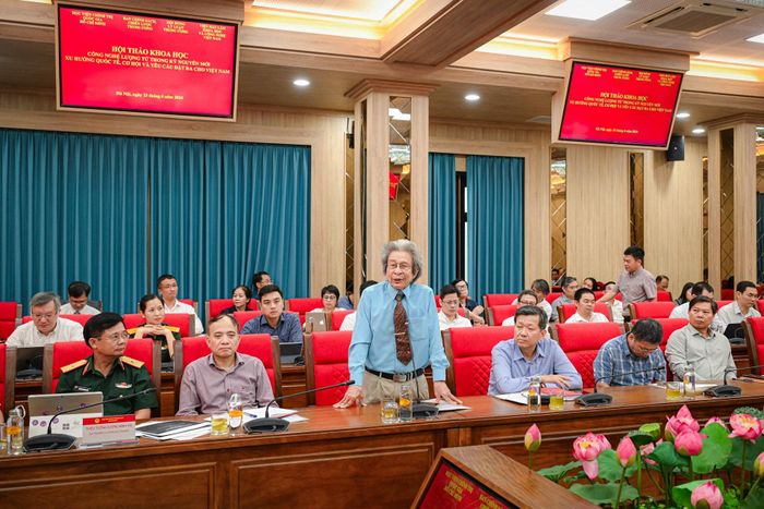 Các đại biểu nêu ý kiến tại hội thảo. Ảnh: Phạm Cường