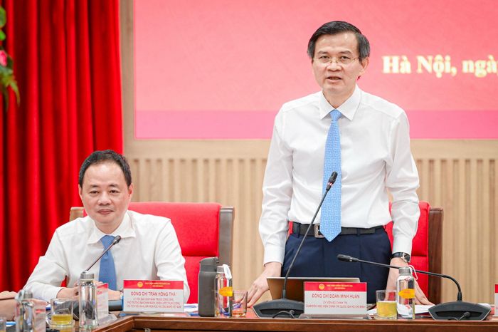 PGS.TS Đoàn Minh Huấn phát biểu tại hội thảo. Ảnh: Phạm Cường