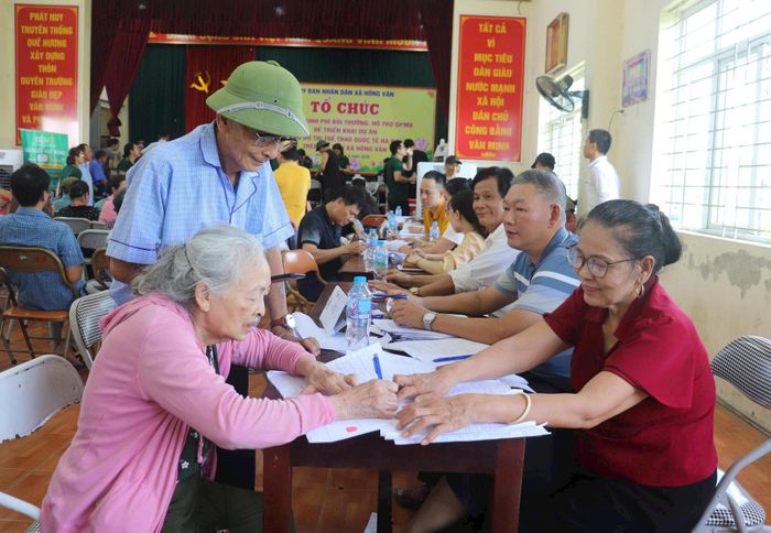 Việc chi trả kinh phí bồi thường được xã Hồng Vân triển khai bài bản, hiệu quả. Ảnh: Vũ Hậu.