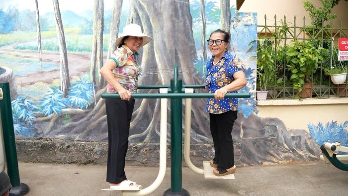 Người dân tận hưởng những thành quả từ chính sự đồng lòng của mình cùng với chính quyền và các tổ chức đoàn thể. Ảnh: HĐ