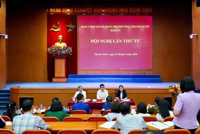 Quang cảnh Hội nghị lần thứ Tư Ban Chấp hành Đảng bộ phường Thanh Xuân khóa I. Ảnh: Tùng Lâm
