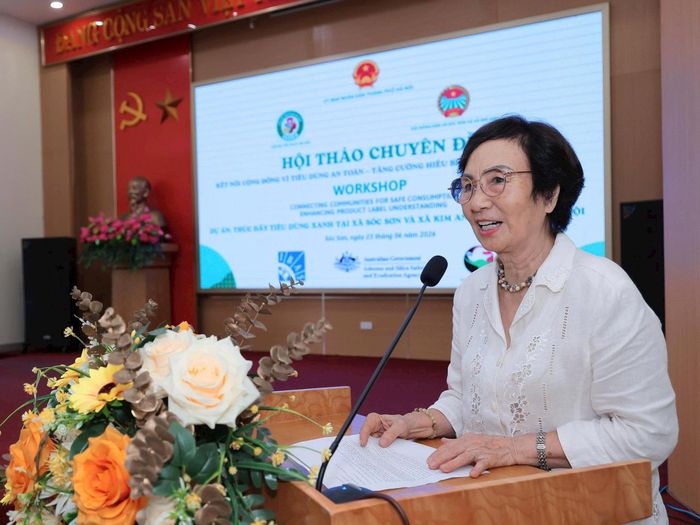 PGS.TS Bùi Thị An, Chủ tịch Hội Nữ trí thức thành phố Hà Nội phát biểu tại hội thảo. Ảnh: Hồng Nhung