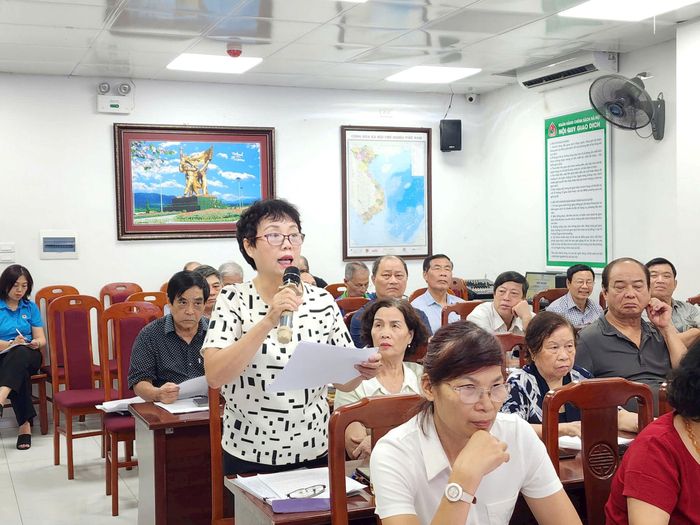 Đại diện ban công tác Mặt trận tổ dân phố số 46 phát biểu tại hội nghị. Ảnh: PV