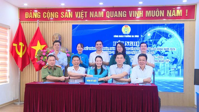 Công đoàn phường Ba Đình ký quy chế phối hợp công tác với Đảng ủy khối doanh nghiệp, Thuế cơ sở 2, Bảo hiểm xã hội cơ sở Ba Đình và Công an phường Ba Đình.