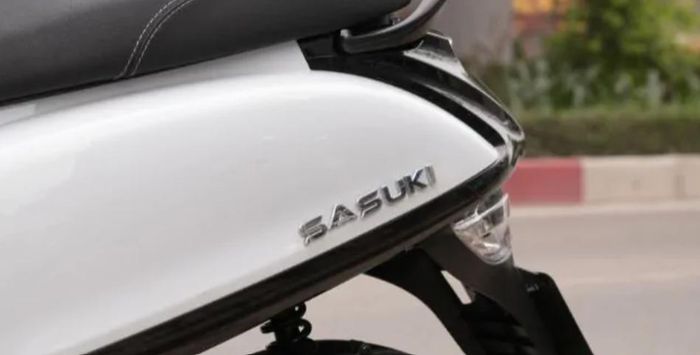 Ally Sasuki được trang bị động cơ xăng 4 kỳ
