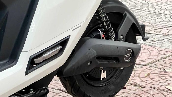 Honda H12 là ngoại hình mang nhiều nét tương đồng với dòng xe tay ga Honda Lead nổi tiếng.