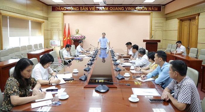 Quang cảnh cuộc họp.