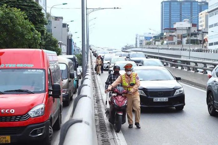 Bộ Công an đề xuất trường hợp xử phạt vi phạm hành chính không lập biên bản. Ảnh minh họa: T.L