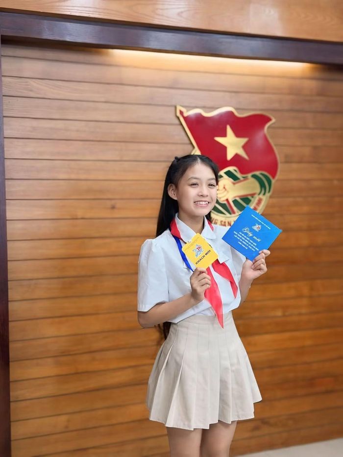 Thục Phương bày tỏ niềm vinh dự khi được đại diện cho tiếng nói, ước mơ và khát vọng của thiếu nhi Việt Nam, đồng thời mong muốn được học hỏi nhiều điều ý nghĩa từ các anh chị để tiếp tục rèn luyện và lan tỏa những giá trị tích cực đến cộng đồng.