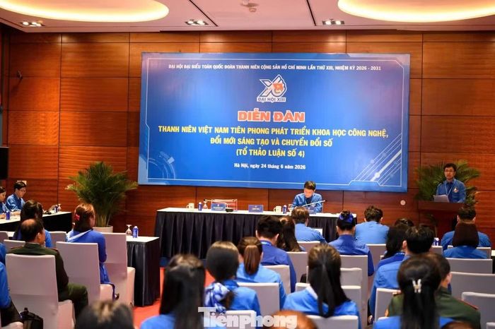 Toàn cảnh tổ thảo luận số 4 của Diễn đàn 2. (Ảnh: Như Ý)