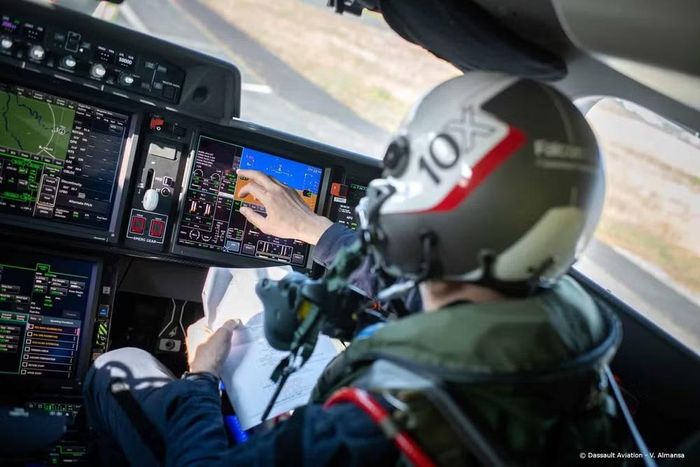 Tập đoàn hàng không Pháp Dassault Aviation đã thực hiện chuyến bay thử nghiệm đầu tiên của máy bay Falcon 10X thế hệ mới, nhà sản xuất cho biết trên trang mạng xã hội chính thức.