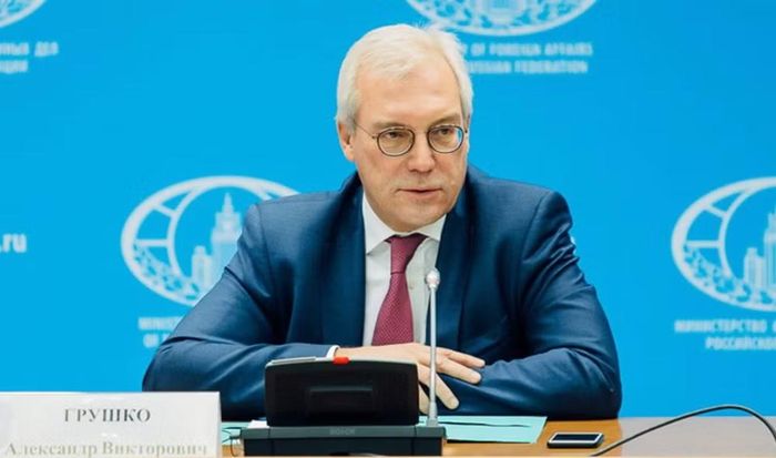 Cùng ngày, Thứ trưởng Ngoại giao Nga Alexander Grushko cũng cảnh báo nguy cơ xảy ra đối đầu quân sự trực tiếp giữa Nga và NATO đang gia tăng.