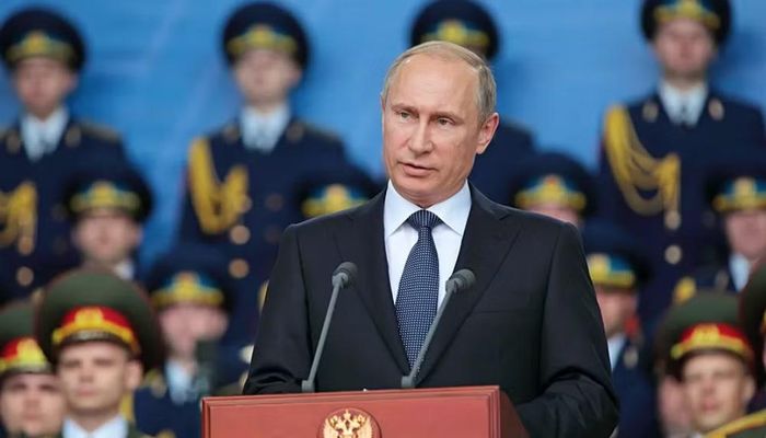 "Chúng tôi thấy rằng trước đây các nước NATO chỉ giới hạn ở việc hỗ trợ Ukraine. Giờ đây họ công khai nói về việc chuẩn bị cho xung đột với chúng tôi và tăng ngân sách quân sự mang tính tấn công", ông nói.