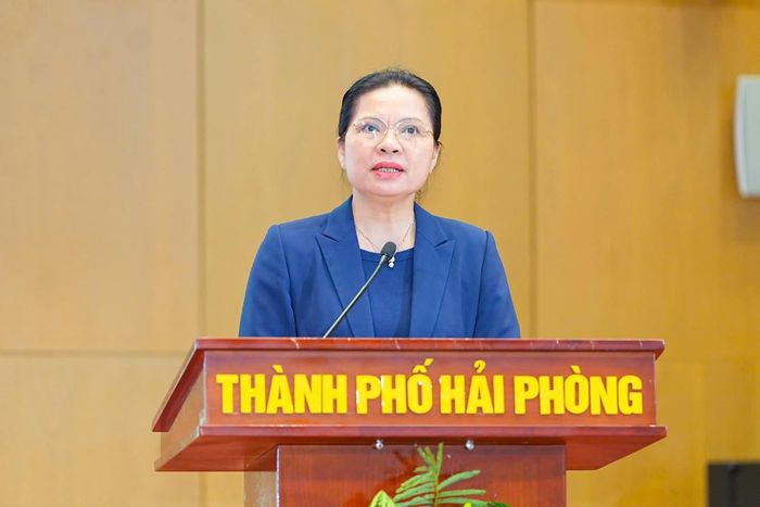 Bà Hà Thị Nga, Ủy viên Trung ương Đảng, Phó Chủ tịch - Tổng Thư ký UBTƯ MTTQ Việt Nam dự và phát biểu chỉ đạo tại Hội nghị. Ảnh: PT.
