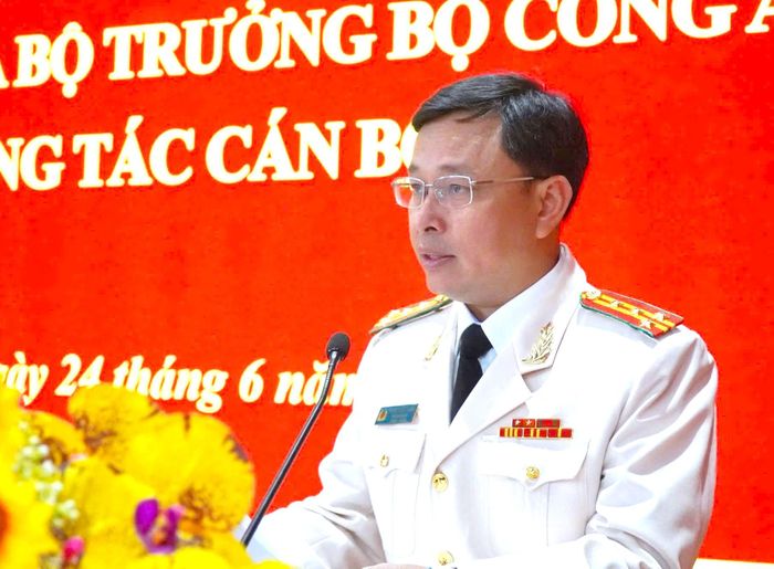  Đại tá Phạm Thanh Tùng, Phó Giám đốc Công an tỉnh Tây Ninh, phát biểu nhận nhiệm vụ. Ảnh: YẾN TRINH 