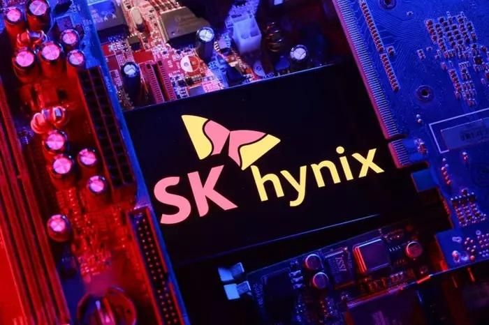  Chip nhớ HBM của SK Hynix được dùng bởi các khách hàng như Google, Nvidia. Ảnh: Reuters. 