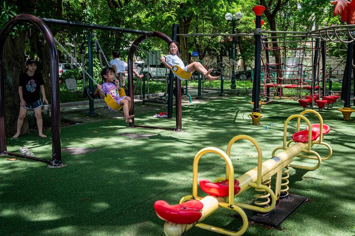  Nhiều công viên quanh Hồ Tây sẽ được xây dựng và chỉnh trang nhằm mở rộng không gian xanh, đáp ứng nhu cầu vui chơi, giải trí và sinh hoạt cộng đồng của người dân, du khách. 