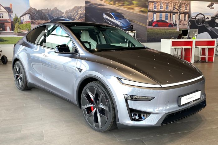  Trong khi Tesla vẫn duy trì vị thế thống trị, sự hiện diện của xe thuần điện (BEV) trong bảng xếp hạng lại giảm mạnh. Số lượng mẫu xe điện lọt vào danh sách giảm hơn một nửa, từ 11 mẫu xuống chỉ còn 5 mẫu. 