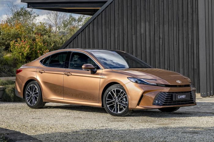  Vị trí cao nhất của Toyota trong bảng xếp hạng là số 11 với dòng sedan hạng D Toyota Camry. American-Made Index 2026 cho thấy ngành công nghiệp ôtô Mỹ đang trải qua một giai đoạn chuyển dịch rõ rệt. 