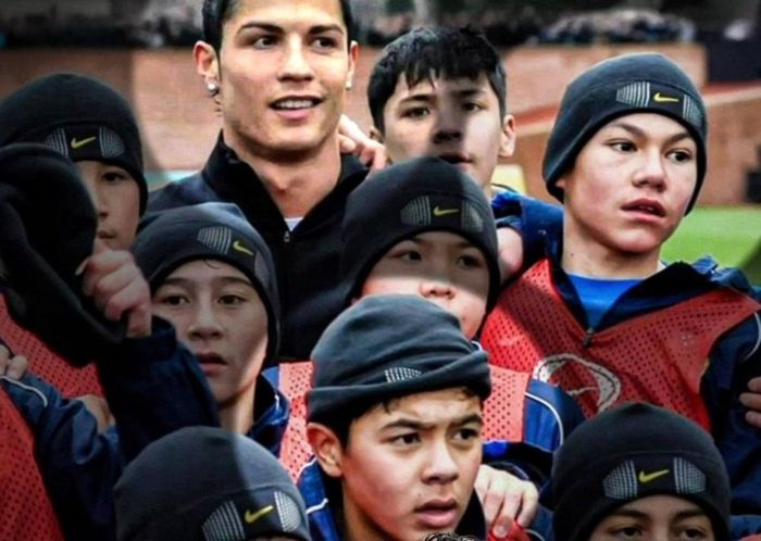 Bức ảnh sau 17 năm của Ronaldo gây chú ý. Ảnh: 433