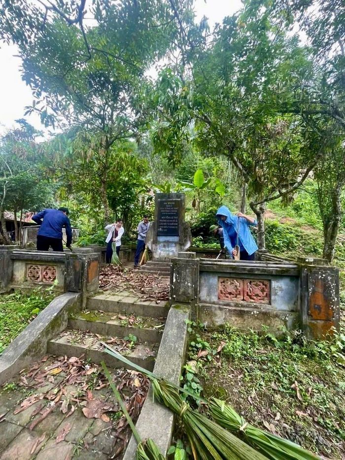 Quan tâm chăm sóc cảnh quan di tích nơi mình sống, học tập cũng là hành động đẹp trong Ngày Văn hóa Việt Nam. Trong ảnh: Xã Kiên Đài (Tuyên Quang) phát động ra quân vệ sinh, chăm sóc di tích trên địa bàn. Ảnh: B.LINH