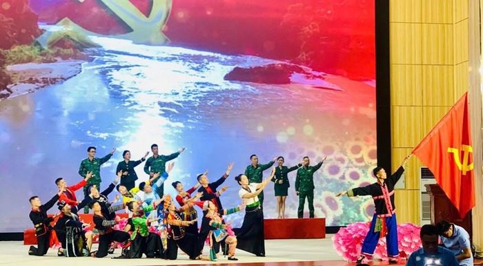 Tiết mục nghệ thuật đặc sắc tại chương trình