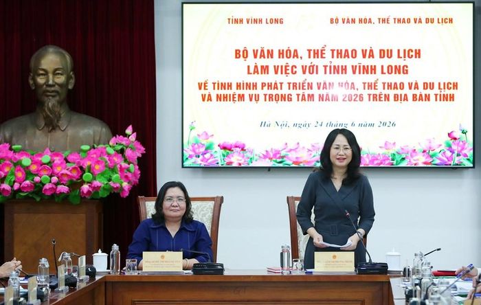 Bộ trưởng Bộ VHTTDL Lâm Thị Phương Thanh phát biểu kết luận buổi làm việc