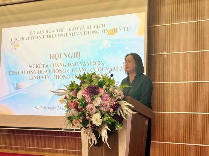 Phó Giám đốc Sở VHTT Hà Nội Nguyễn Thị Mai Hương nêu một số kiến nghị nhằm tăng cường hiệu quả công tác quản lý nhà nước lĩnh vực thông tin điện tử