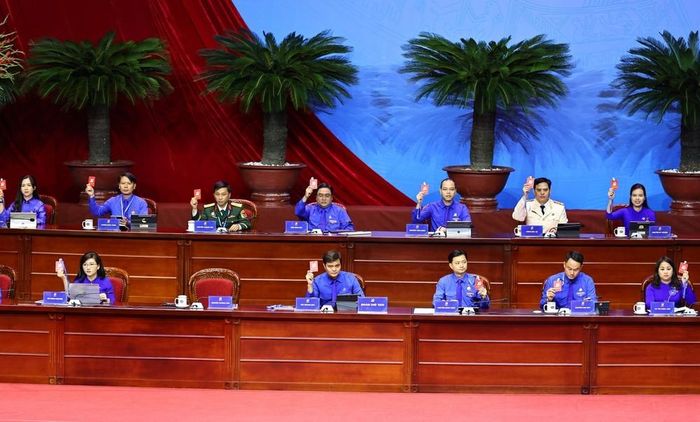 Các đại biểu biểu quyết tại Đại hội. Ảnh: Minh Đức – TTXVN