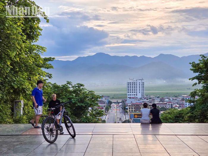 Ký ức về trận đánh lịch sử được truyền giữ qua các thế hệ như một bài học về hòa bình. (Ảnh: MINH DUY)