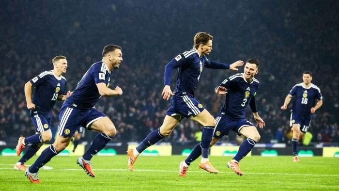 Sự gắn kết và tinh thần tập thể là thứ vũ khí lớn nhất của tuyển Scotland trước thử thách mang tên Brazil. (Ảnh: FIFA)