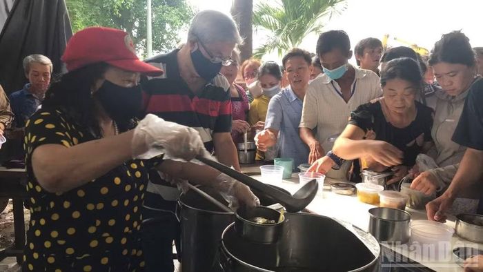 Bếp ăn của cơ sở phục vụ ngày 3 buổi
