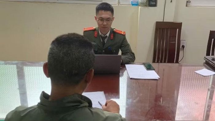 Công an tỉnh Quảng Ninh làm việc với chủ tài khoản Facebook có hành vi chia sẻ, bình luận bài viết trên các kênh của đối tượng phản động Lê Trung Khoa, trang "thoibao.de"…