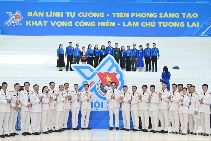 Đoàn đại biểu thanh niên Công an nhân dân dự Đại hội.