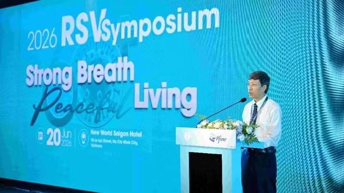 Giáo sư, Tiến sĩ, Bác sĩ Phan Trọng Lân phát biểu tại hội thảo