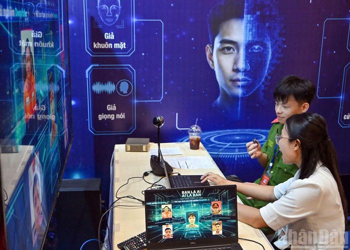 Chủ đề “Chuyến tàu tiến vào kỷ nguyên mới” của triển lãm được thể hiện rõ nét ở mọi gian trưng bày, nơi mỗi đoàn viên, thanh niên hôm nay chung tay tạo động lực mới, góp phần đưa đất nước bước vào giai đoạn phát triển mạnh mẽ, hiện đại và bền vững.