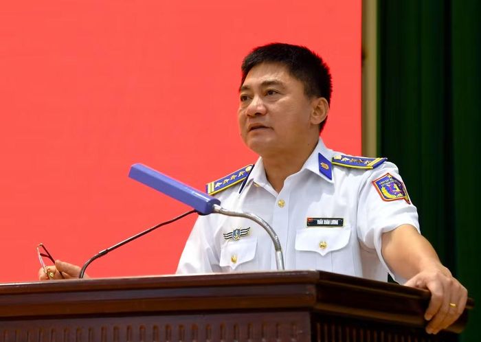Đại tá Trần Xuân Lương, Tư lệnh Vùng Cảnh sát biển 3 chủ trì hội nghị.
