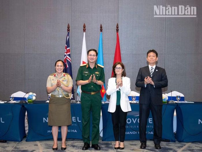 Thông điệp được truyền tải trong hội thảo: Cùng chung tay để củng cố các mối quan hệ đối tác, khắc phục những khoảng trống về năng lực và bảo đảm lực lượng gìn giữ hòa bình. (Ảnh: MINH DUY)