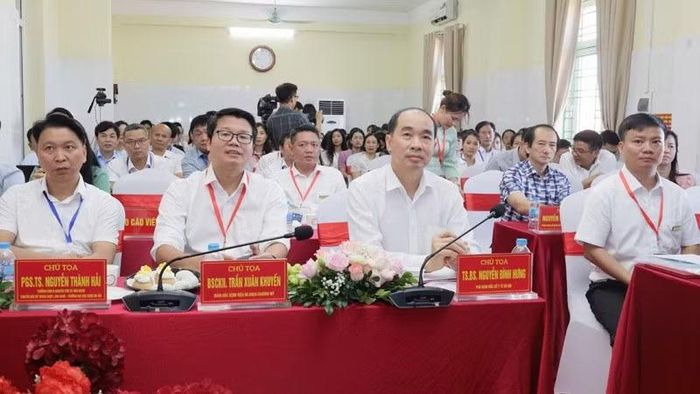 Các đại đến từ các cơ sở khám, chữa bệnh trên địa bàn Thủ đô tham dự hội thảo.