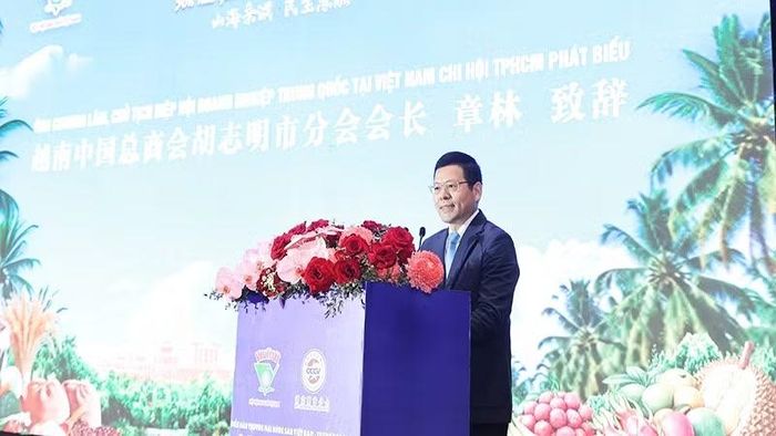 Ông Chương Lâm, Chủ tịch Hiệp hội Doanh nghiệp Trung Quốc tại Việt Nam-Chi hội Thành phố Hồ Chí Minh, phát biểu ý kiến tại Diễn đàn.