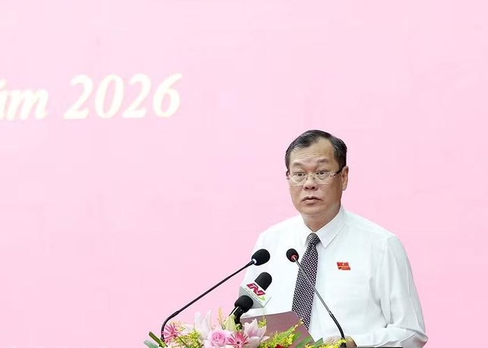 Đồng chí Lê Quốc Chỉnh, Phó Bí thư Tỉnh ủy, Chủ tịch Hội đồng nhân dân tỉnh Ninh Bình phát biểu khai mạc kỳ họp.