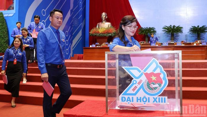 Các đại biểu bỏ phiếu bầu Ban Chấp hành Trung ương Đoàn khóa XIII (nhiệm kỳ 2026-2031).