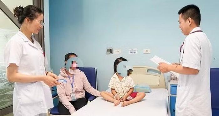 Bệnh nhi bình phục sức khỏe.