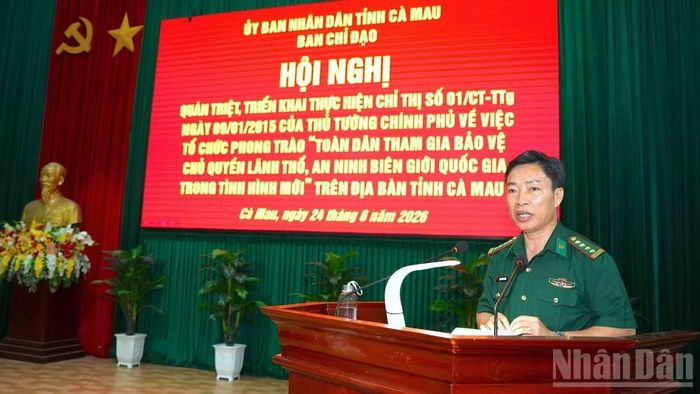 Đại tá Phạm Minh Giang, Phó Trưởng ban Thường trực Ban Chỉ đạo, Chính ủy Bộ đội Biên phòng tỉnh Cà Mau, phát biểu kết luận hội nghị.