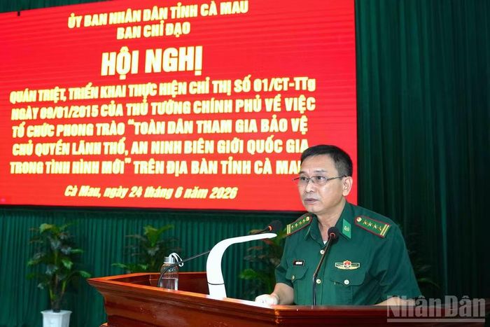 Đại tá Nguyễn Quang Hà, Phó Chính ủy Bộ đội Biên phòng Cà Mau, triển khai quyết định của Ủy ban nhân dân tỉnh về thực hiện Chỉ thị số 01/CT-TTg ngày 9/1/2015 của Thủ tướng Chính phủ.
